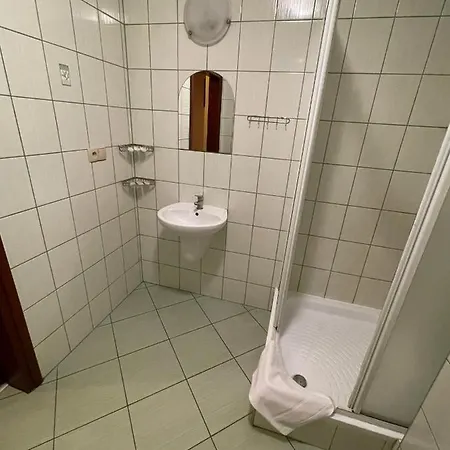 Omega Hotel 2*
